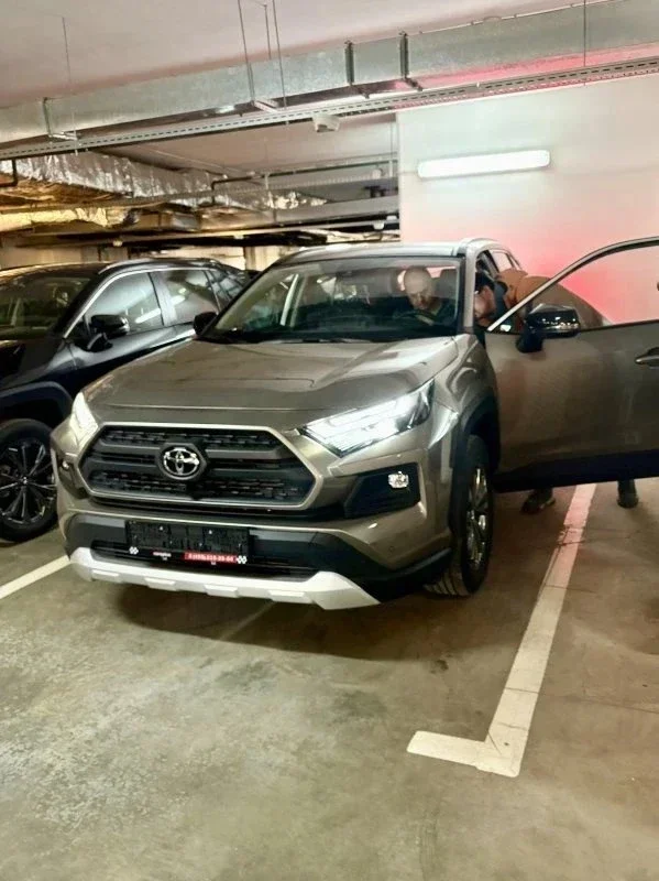 RAV4 в цвете Пепел 2025, Акция 31 января. фото 3 из 6