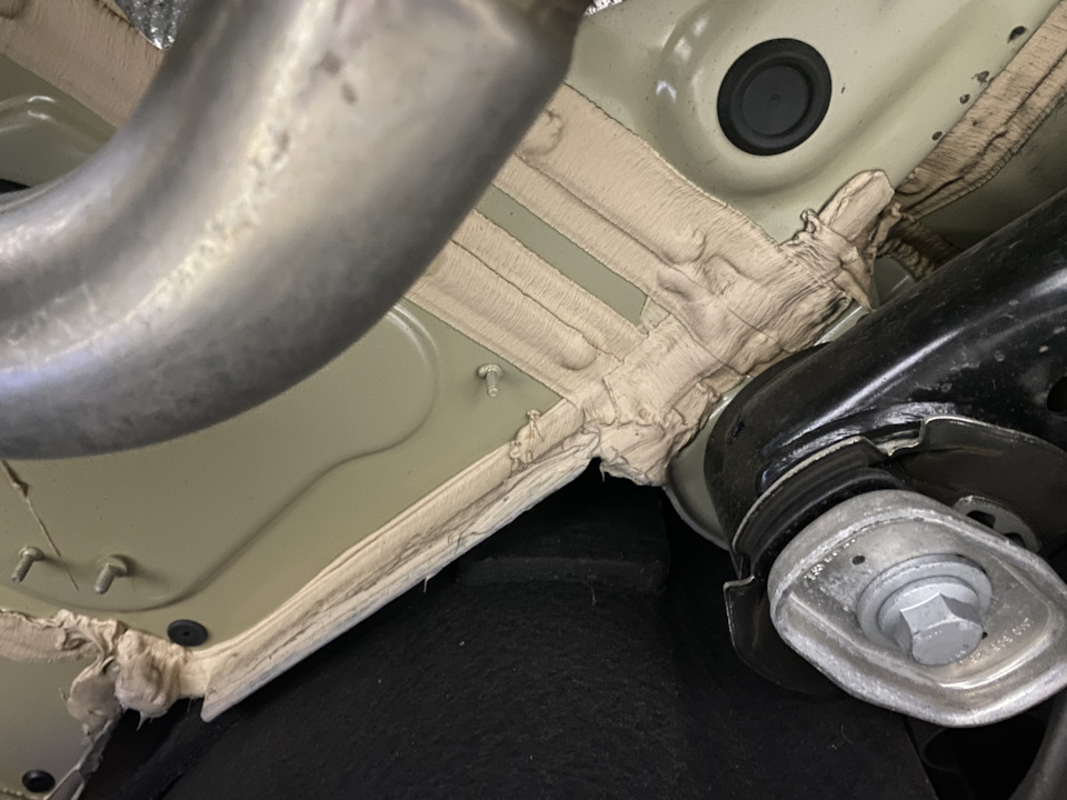 Проверка и диагностика Bentley Bentayga в Москве. Дорогое, но не идеальное! фото 5 из 15