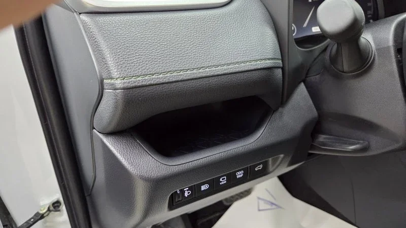 Toyota Rav4 (XA50) 2025: Что добавили в топовую комплектацию? фото 7 из 8