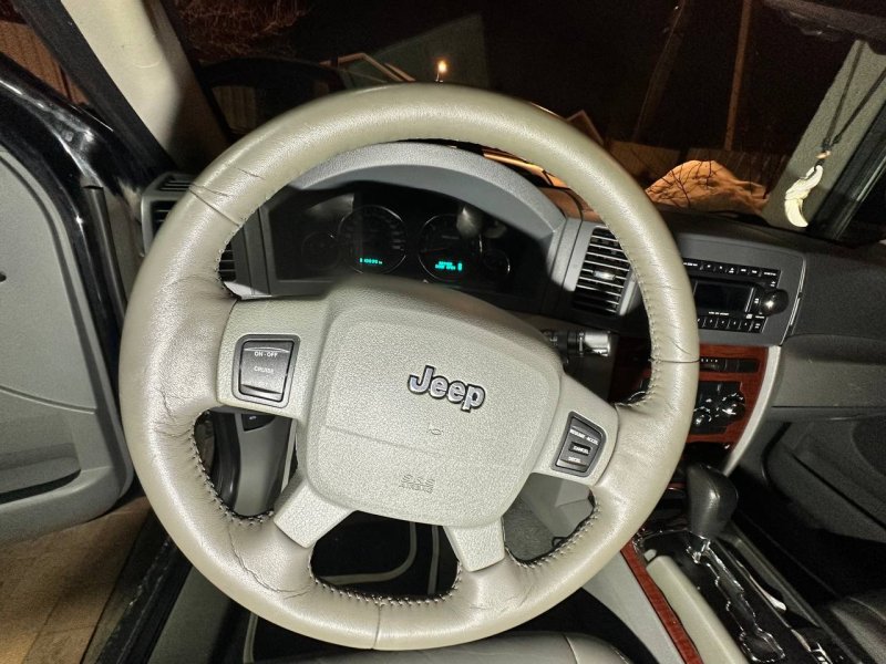 Осмотр Jeep Grand Cherokee с мотором 5.7 Hemi. Монстр на V8. фото 2 из 12