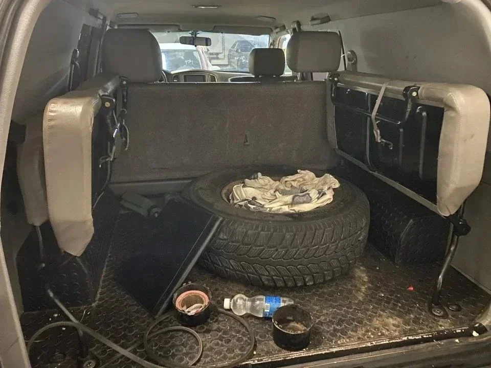 Бронированные Крузаки, Toyota Prado на механике и Запрещенный УАЗ Патриот! фото 12 из 25