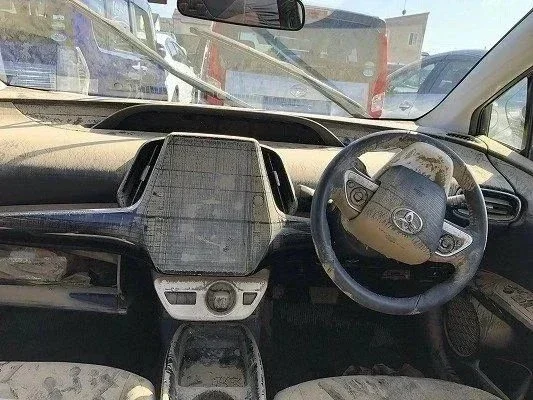 Утопленник из Японии! Осмотр Toyota Prius! фото 2 из 11