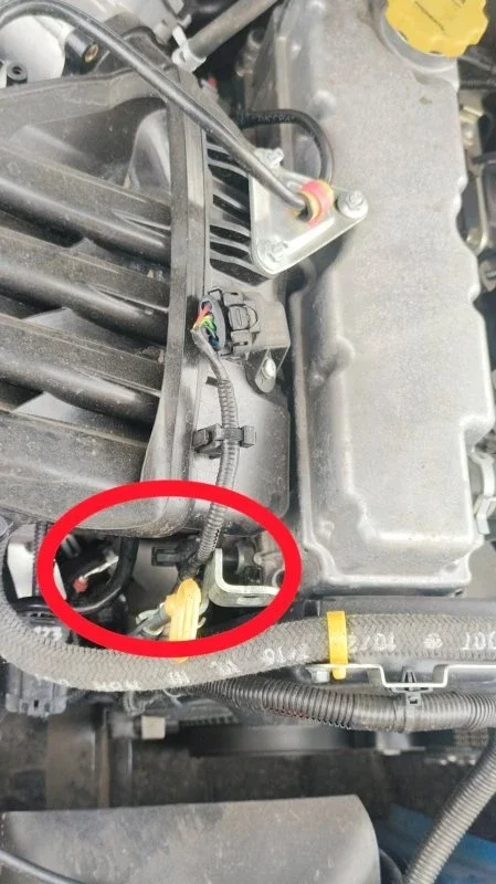 Магия АвтоВАЗа: Нашел выпавший пин из датчика масла, а всё работало! Как так? фото 1 из 2