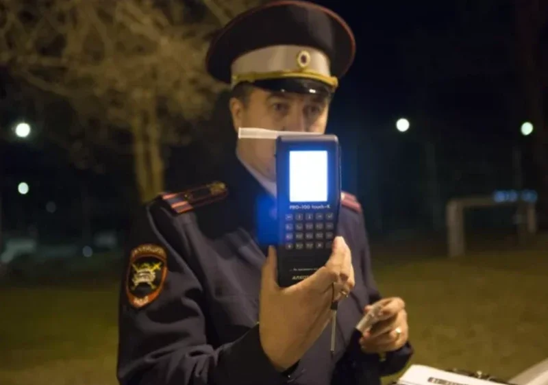 Дыхните в трубочку, уважаемый: 3 законных развода на трассе в 2026 году и фразы, которые отпугнут нечестного инспектора фото 3 из 3