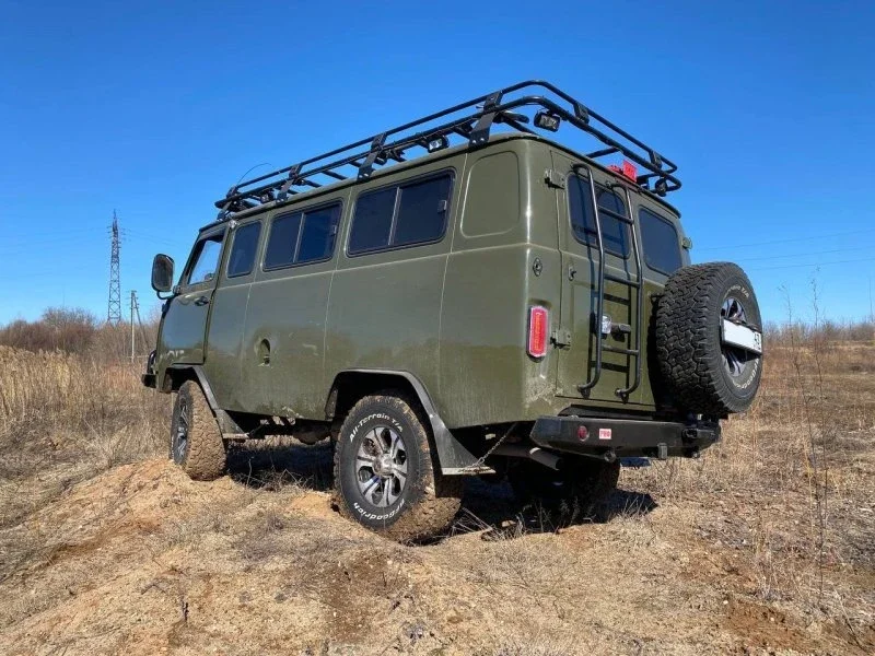 С 1 Мая! Ода главному авто-трудяге России, или почему Буханка переживет нас всех (и даже кибертрак). фото 1 из 3