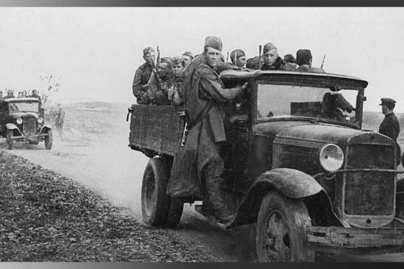 Машина, выигравшая войну: Почему главным авто-героем Победы стал не танк, а грузовик из дерева и брезента фото 1 из 2