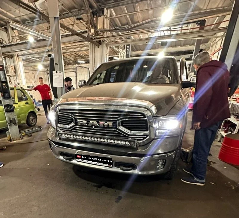Искали Volkswagen Multivan, а купили Dodge RAM. фото 7 из 10