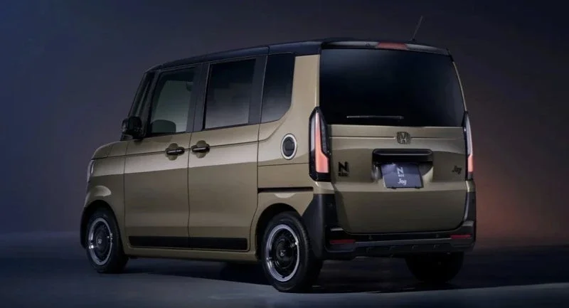 Японский гений маскировки: Обновленная Honda N-Box 2026 раздала пинков большим минивэнам фото 3 из 4
