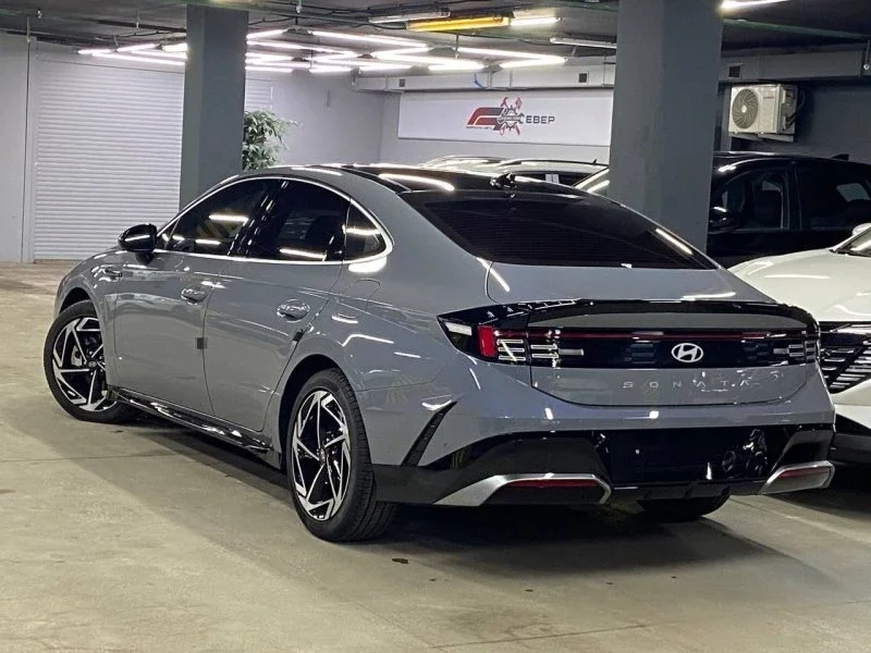 Hyundai Sonata Inspiration: почему чистокровный кореец остается эталоном в классе седанов фото 1 из 3