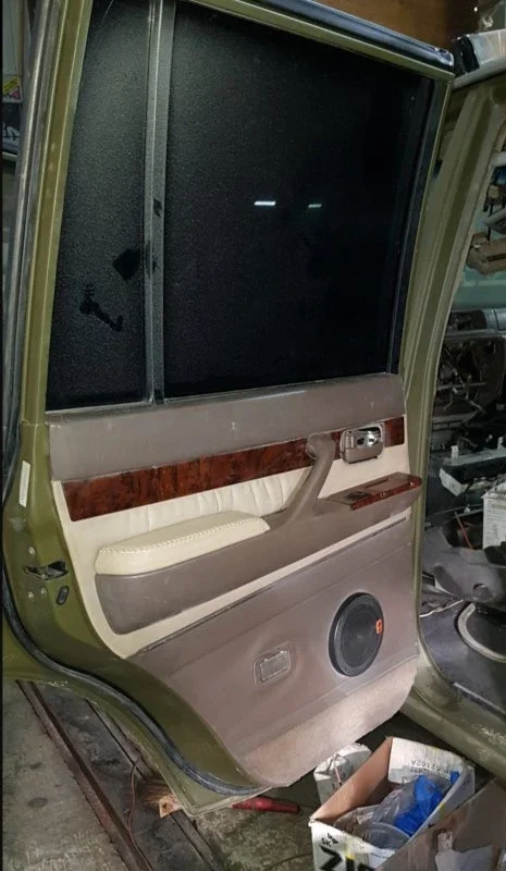 История жизни Lexus LX450. Часть 66!!! Дверные карты и салон LX450!!! фото 9 из 11