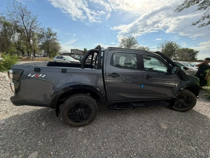 Рестайлинговый Isuzu D-Max III фото 1 из 2