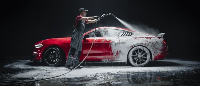 Как правильно мыть машину на мойке самообслуживания, чтобы не оставить на кузове паутину из царапин, не испортить резинки и хром, и при этом не разориться. фото 5 из 7