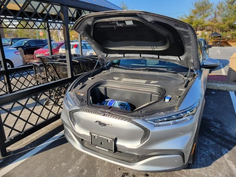 Машина за 5 миллионов, которая вам не принадлежит: Как BMW, Tesla и Toyota пытаются заставить нас платить аренду за наши же кнопки фото 2 из 3