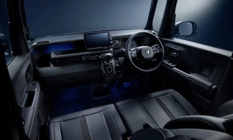 Японский гений маскировки: Обновленная Honda N-Box 2026 раздала пинков большим минивэнам фото 4 из 4