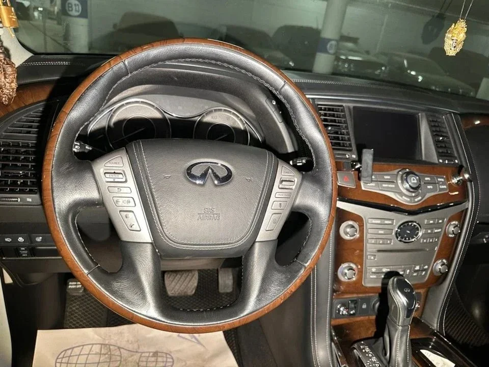 Осмотр INFINITI QX80 2018 года. Повидло на колёсах. фото 3 из 7