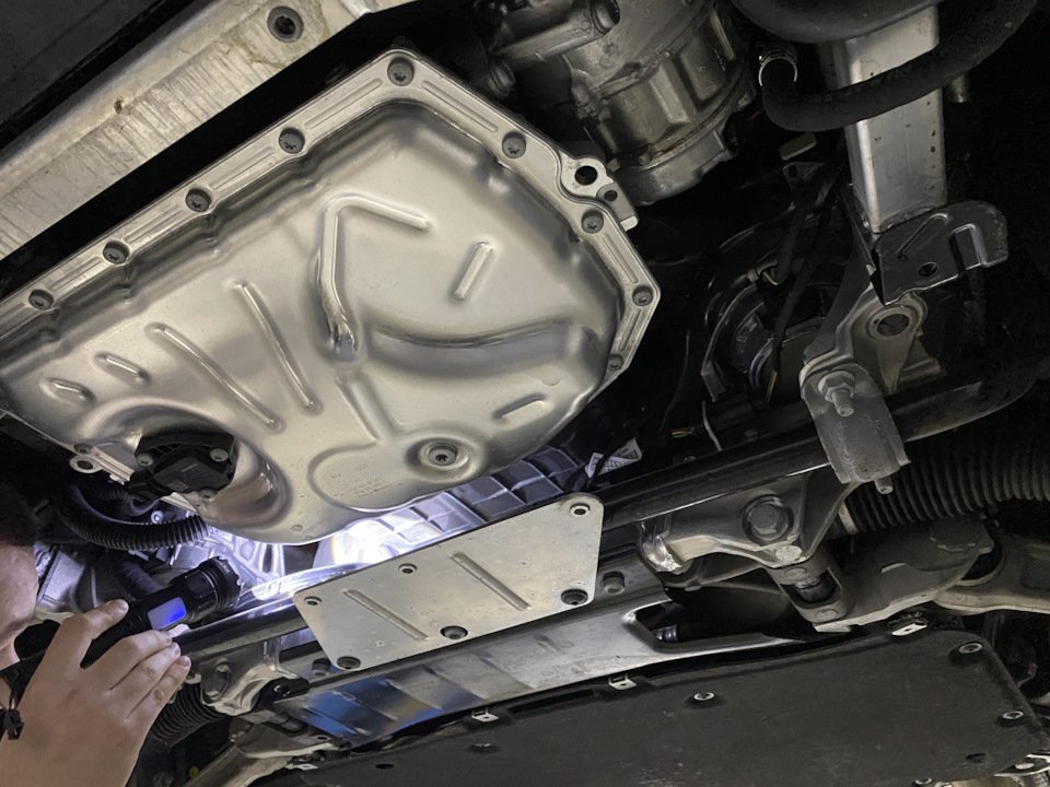 Проверка и диагностика Bentley Bentayga в Москве. Дорогое, но не идеальное! фото 14 из 15