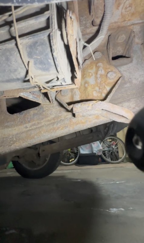 Осмотр Jeep Grand Cherokee с мотором 5.7 Hemi. Монстр на V8. фото 7 из 12