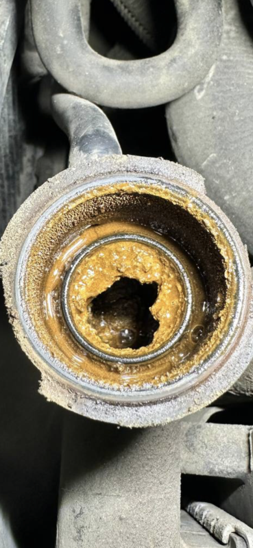 Осмотр Jeep Grand Cherokee с мотором 5.7 Hemi. Монстр на V8. фото 10 из 12