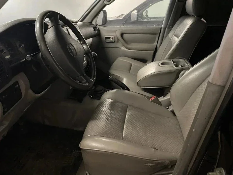 Бронированные Крузаки, Toyota Prado на механике и Запрещенный УАЗ Патриот! фото 10 из 25