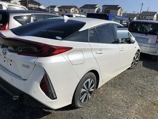 Утопленник из Японии! Осмотр Toyota Prius! фото 1 из 11