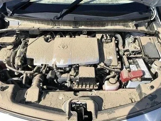 Утопленник из Японии! Осмотр Toyota Prius! фото 3 из 11