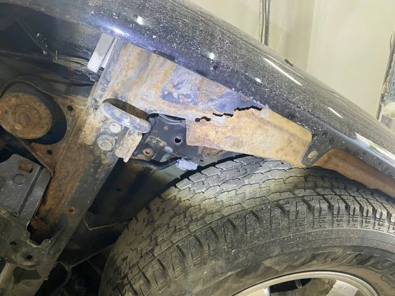 Ржавая легенда Toyota Land Cruiser Prado 2008 года. фото 4 из 10
