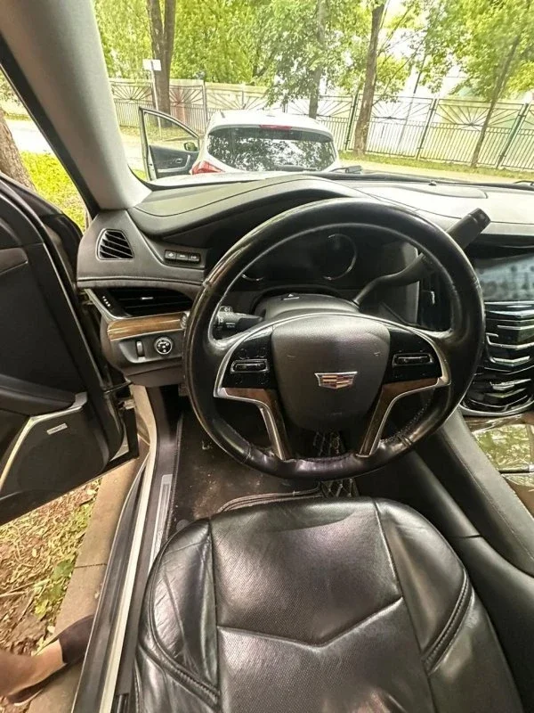 Что такое Cadillac Escalade после трех владельцев. фото 7 из 9