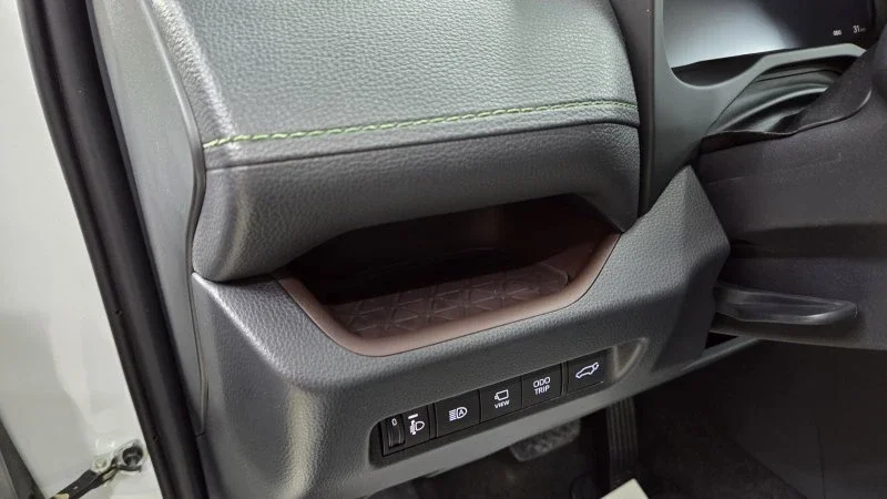 Toyota Rav4 (XA50) 2025: Что добавили в топовую комплектацию? фото 6 из 8