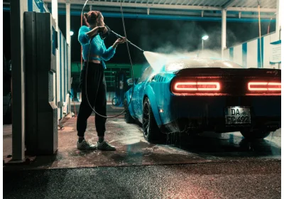 Как правильно мыть машину на мойке самообслуживания, чтобы не оставить на кузове «паутину» из царапин, не испортить резинки и хром, и при этом не разориться.