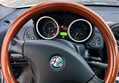 Осмотр Alfa Romeo Spider. Легенда, сходившая под себя.