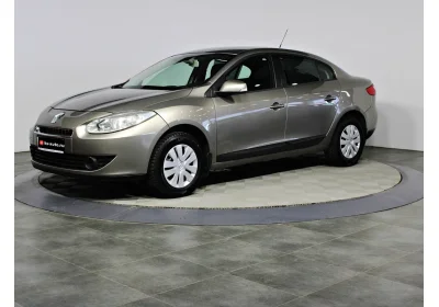 История машин. Милен. Renault Fluence 1.6
