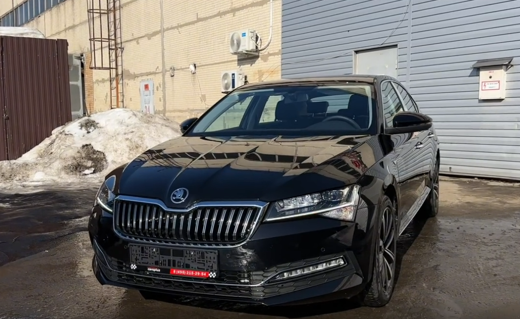 Skoda Superb 2026 — честный обзор большого и практичного лифтбека