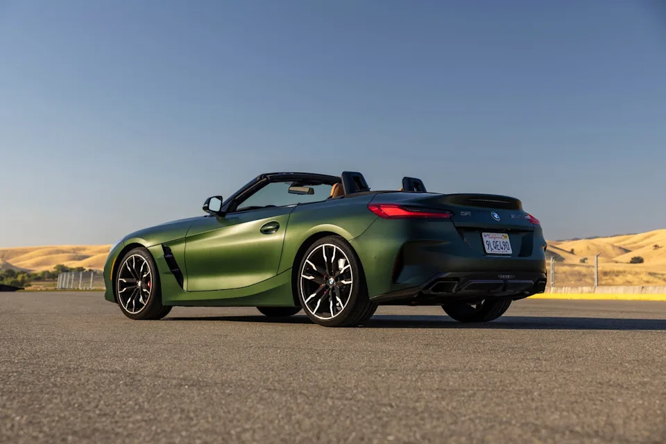 BMW и Toyota прощаются с культовыми спорткарами — но не спешат уходить!