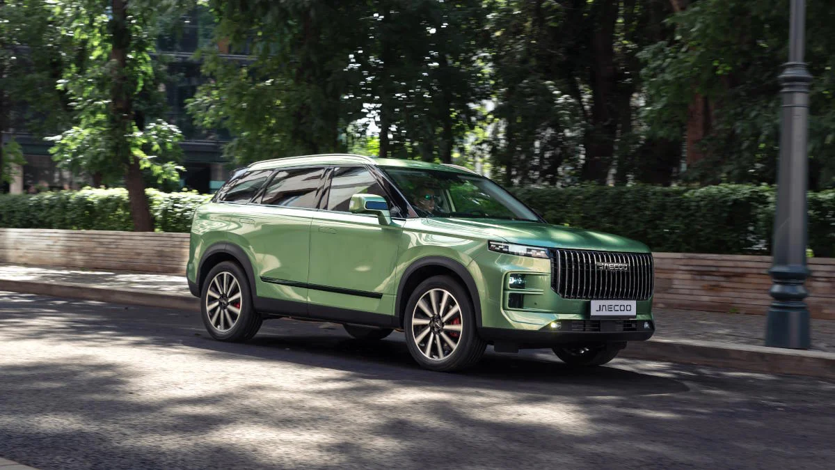 В России кроссовер Jaecoo J7 2025 модельного года стал дешевле на 200 тысяч рублей.