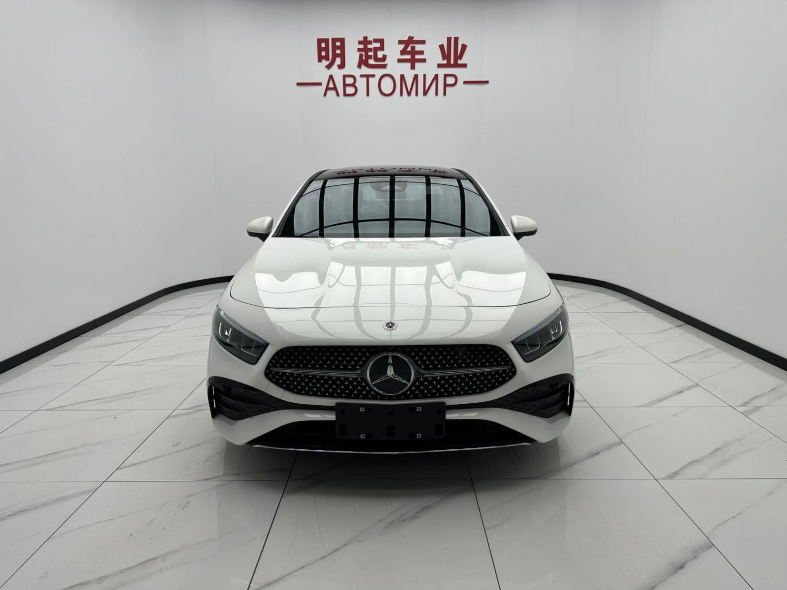 Mercedes-Benz A-Класс, 2023г, передний привод, робот