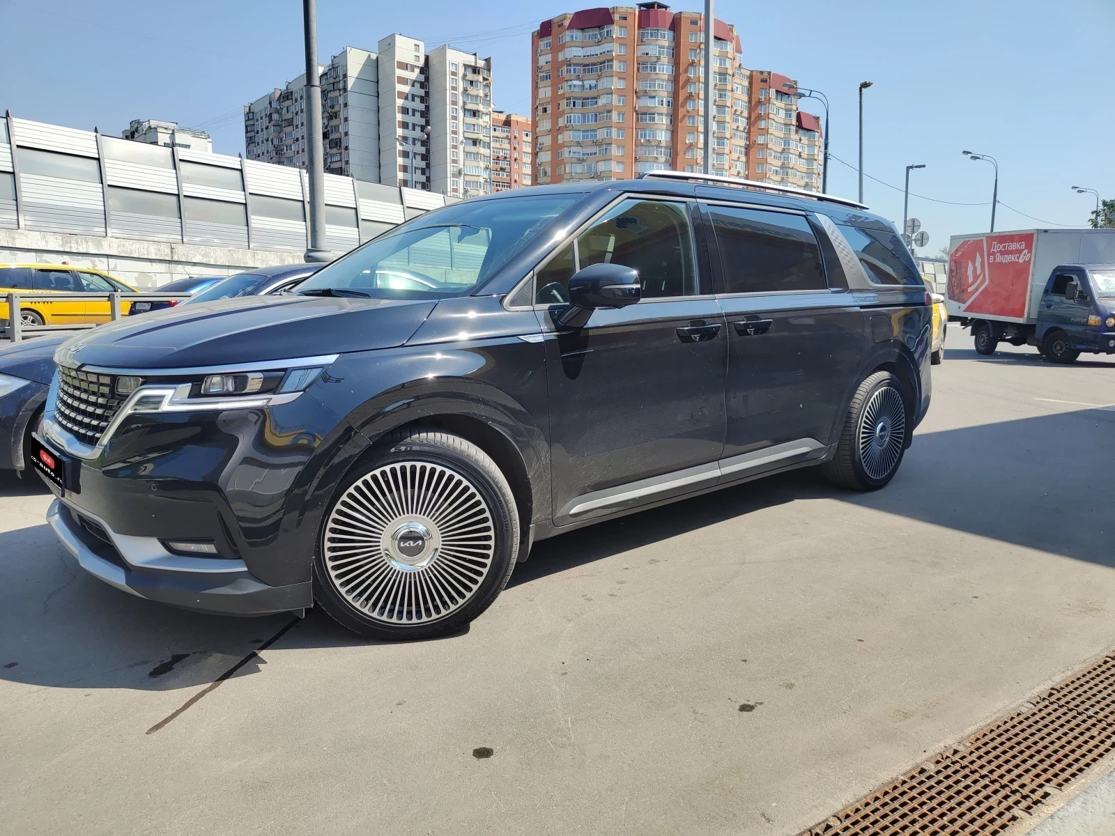 Kia Carnival, 2022г, передний привод, автомат