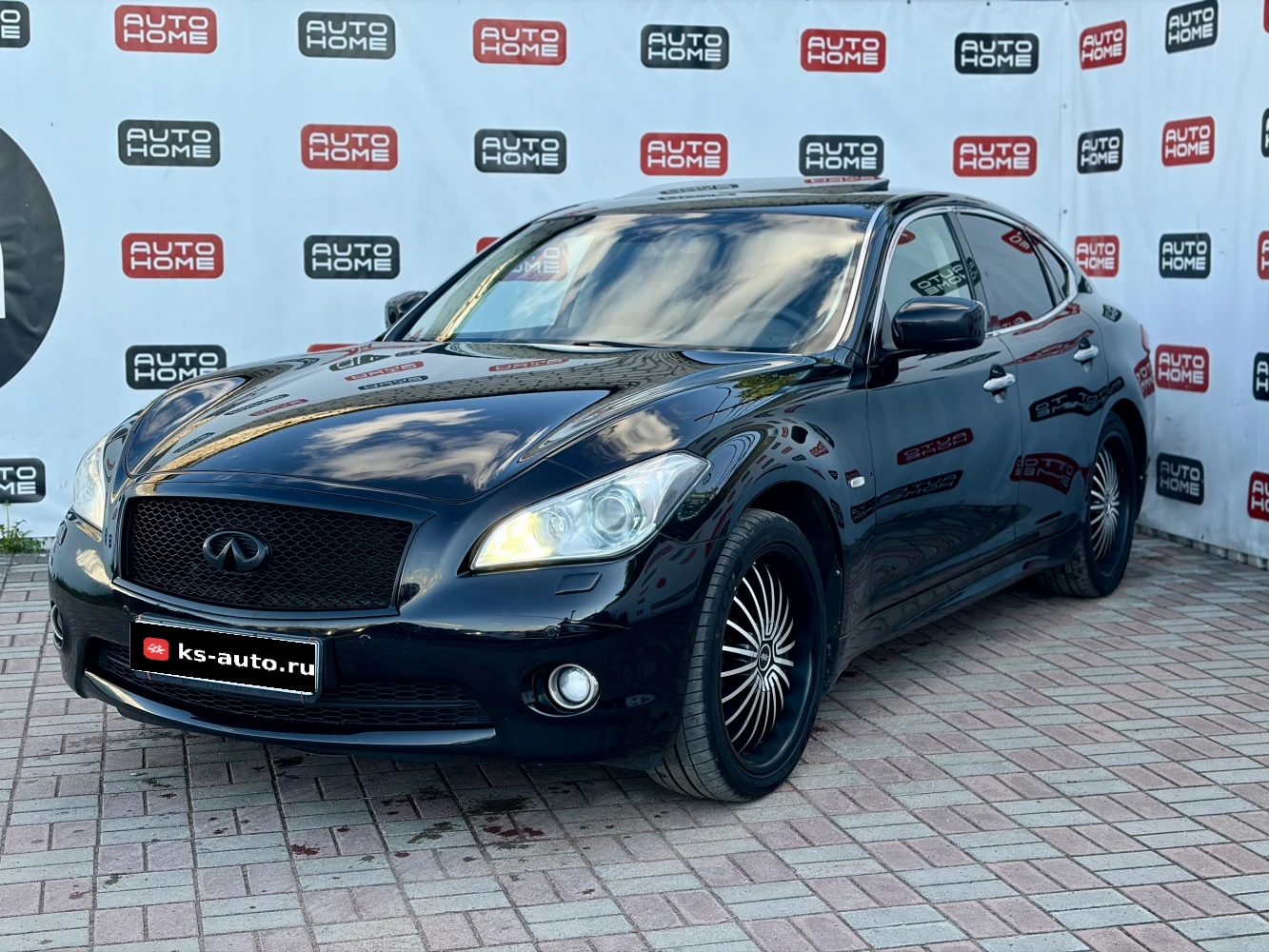 Infiniti M, 2011г., передний привод, автомат