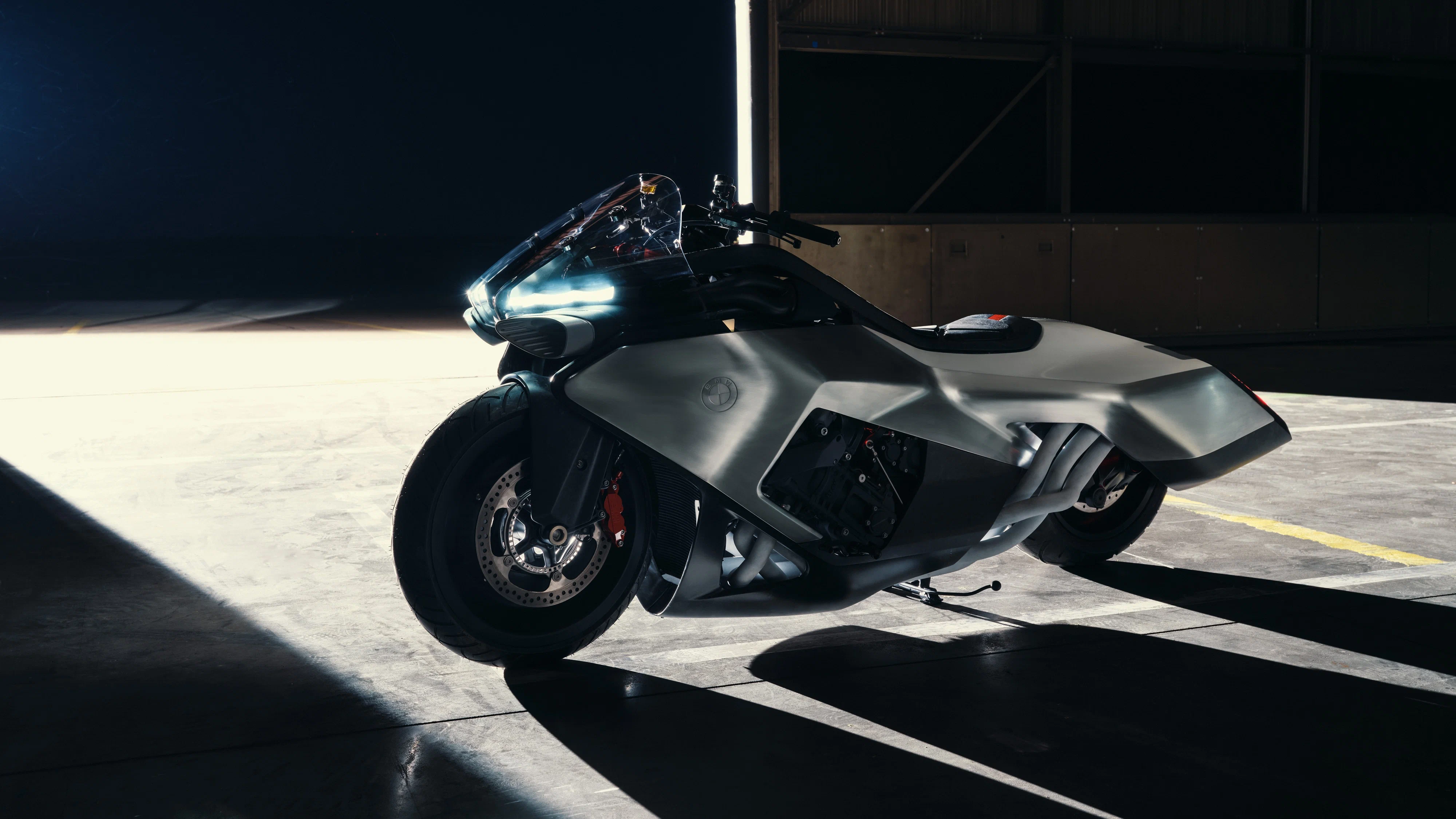BMW показала на Concorso d’Eleganza Villa d’Este 2026 у озера Комо концепт Motorrad Vision K18