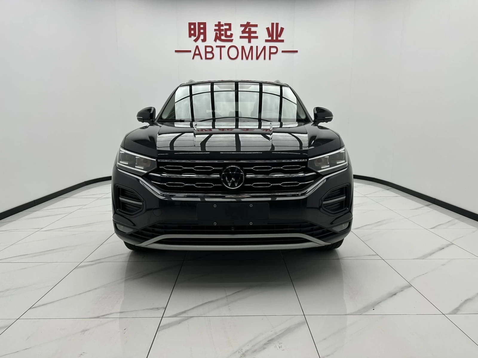 Volkswagen Tayron, 2022г., передний привод, робот