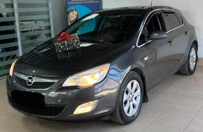 Opel Astra, 2012г., передний привод, автомат
