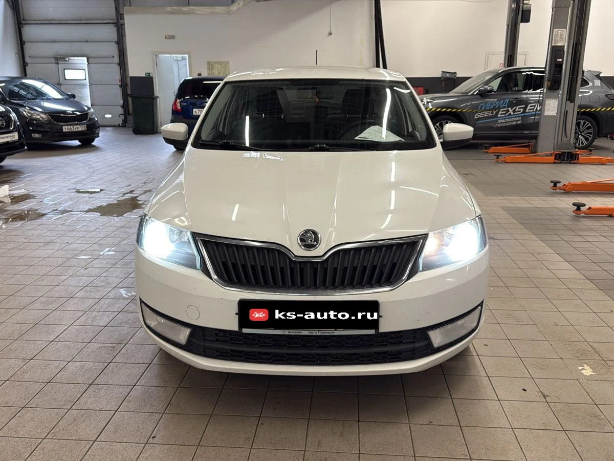 Skoda Rapid, 2015г, передний привод, робот