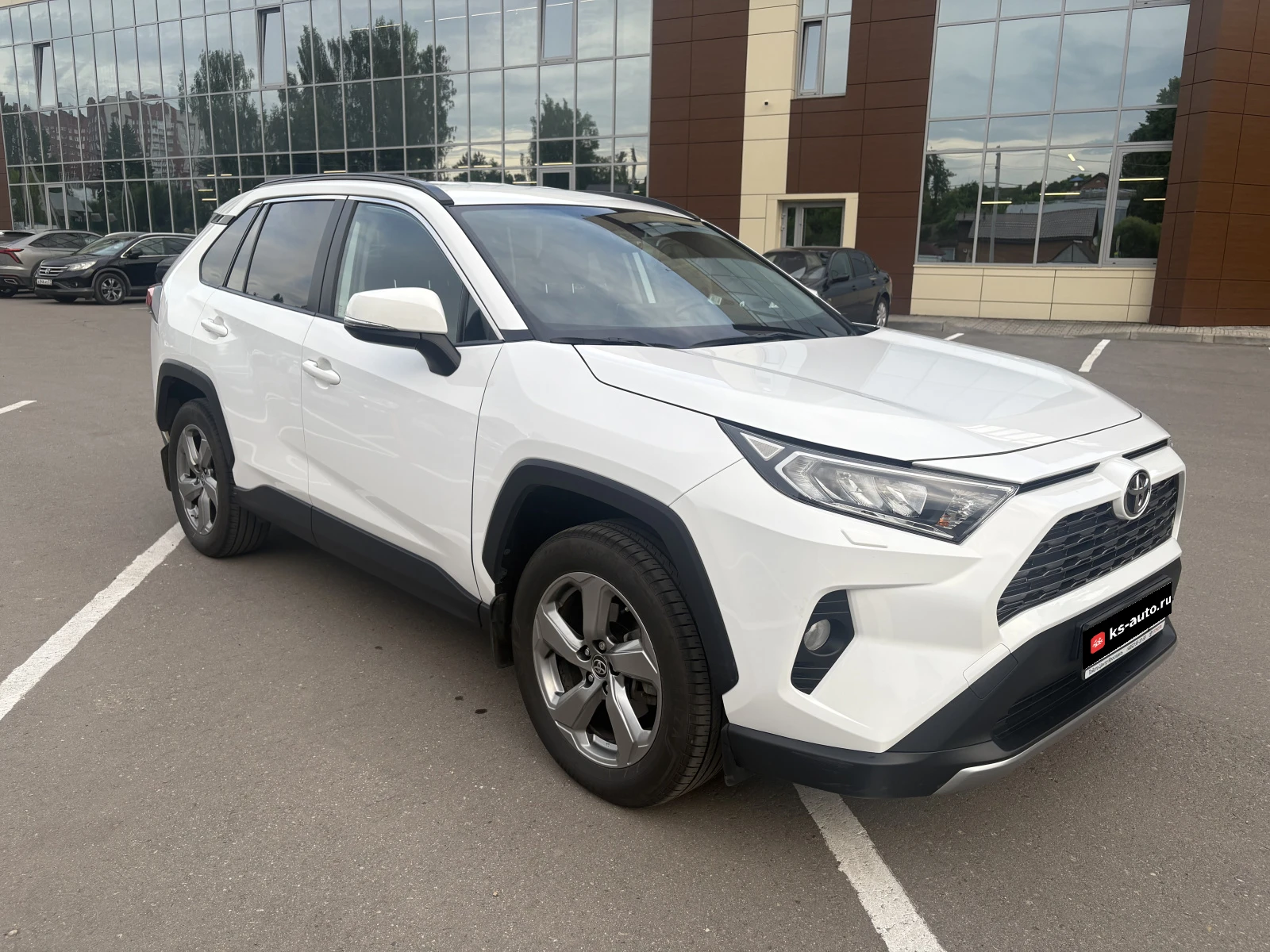 Toyota RAV4, 2021г, полный привод, вариатор