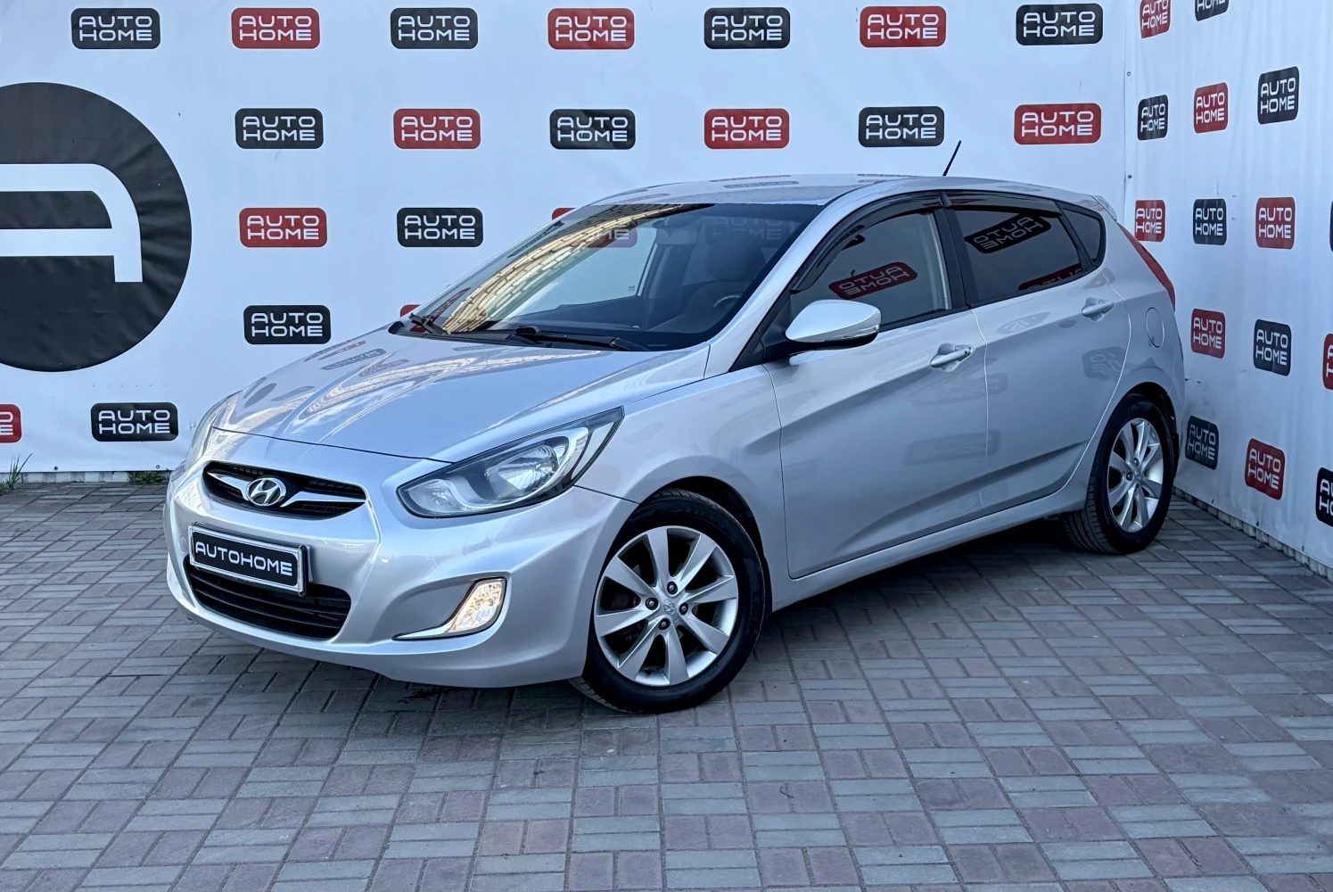 Hyundai Solaris, 2012г, передний привод, автомат