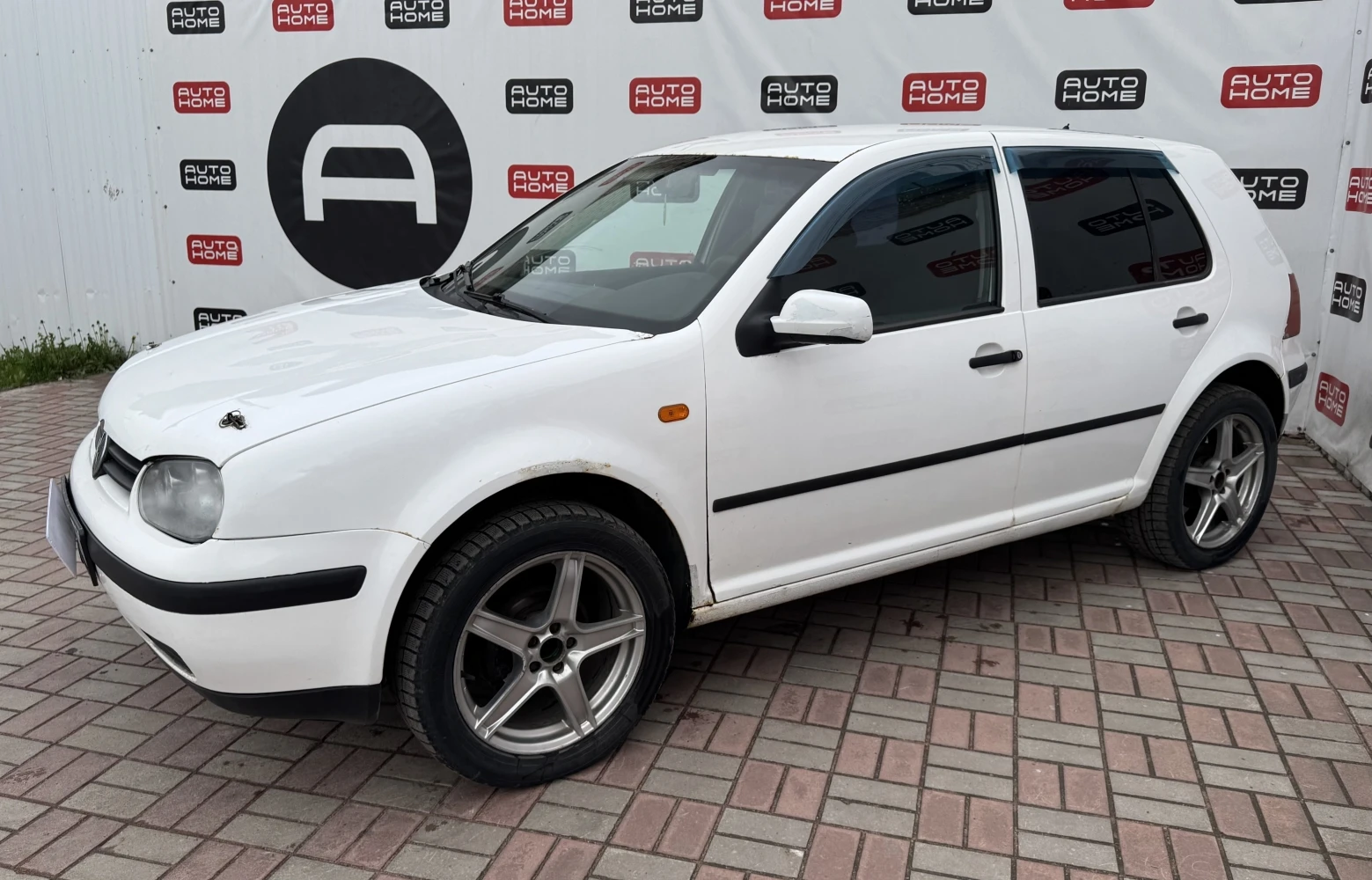 Volkswagen Golf, 1998г, передний привод, механика