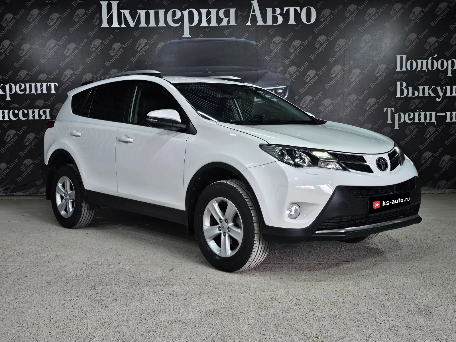 Toyota RAV4, 2013г, полный привод, вариатор