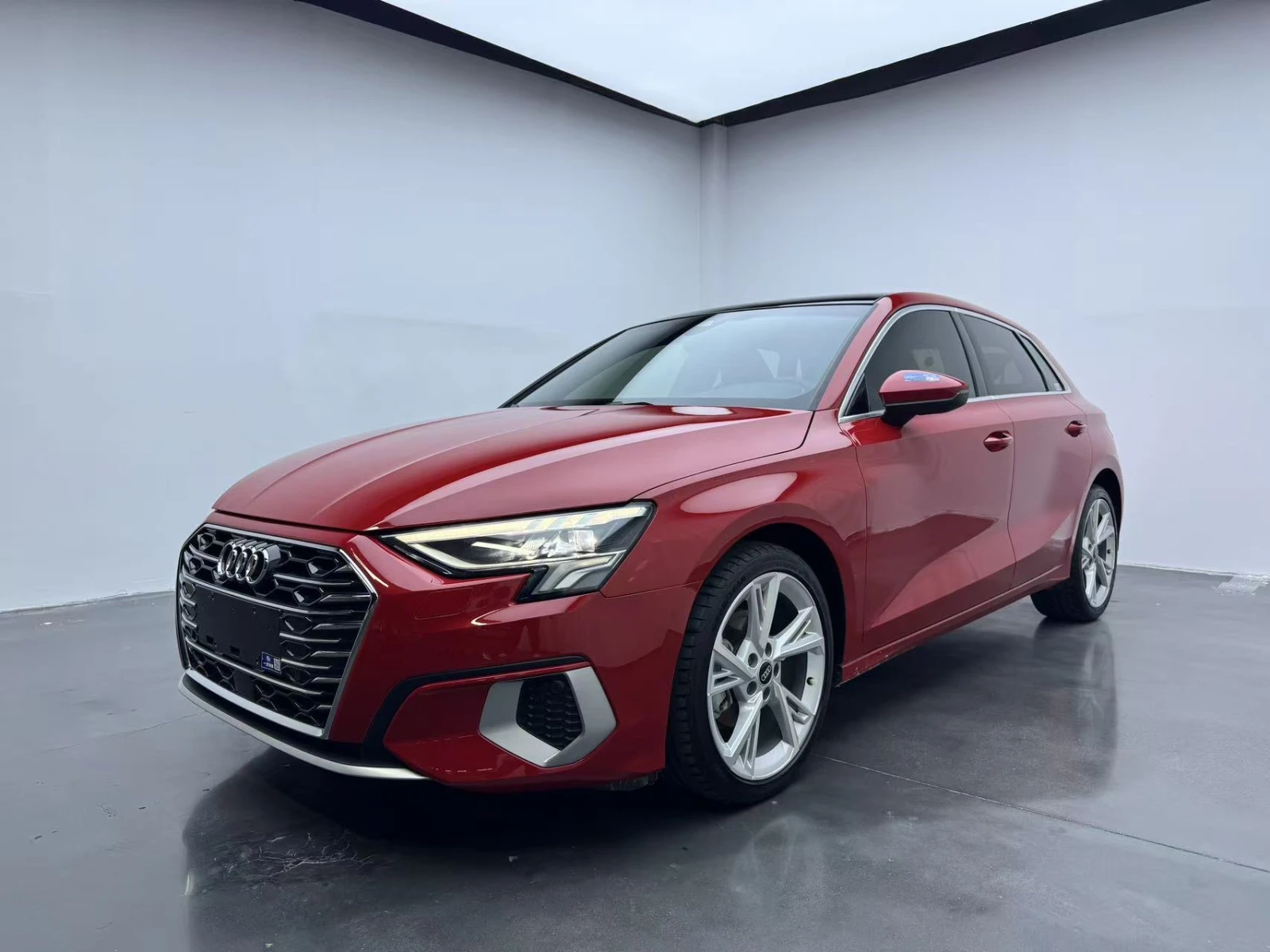Audi A3, 2022г, передний привод, робот