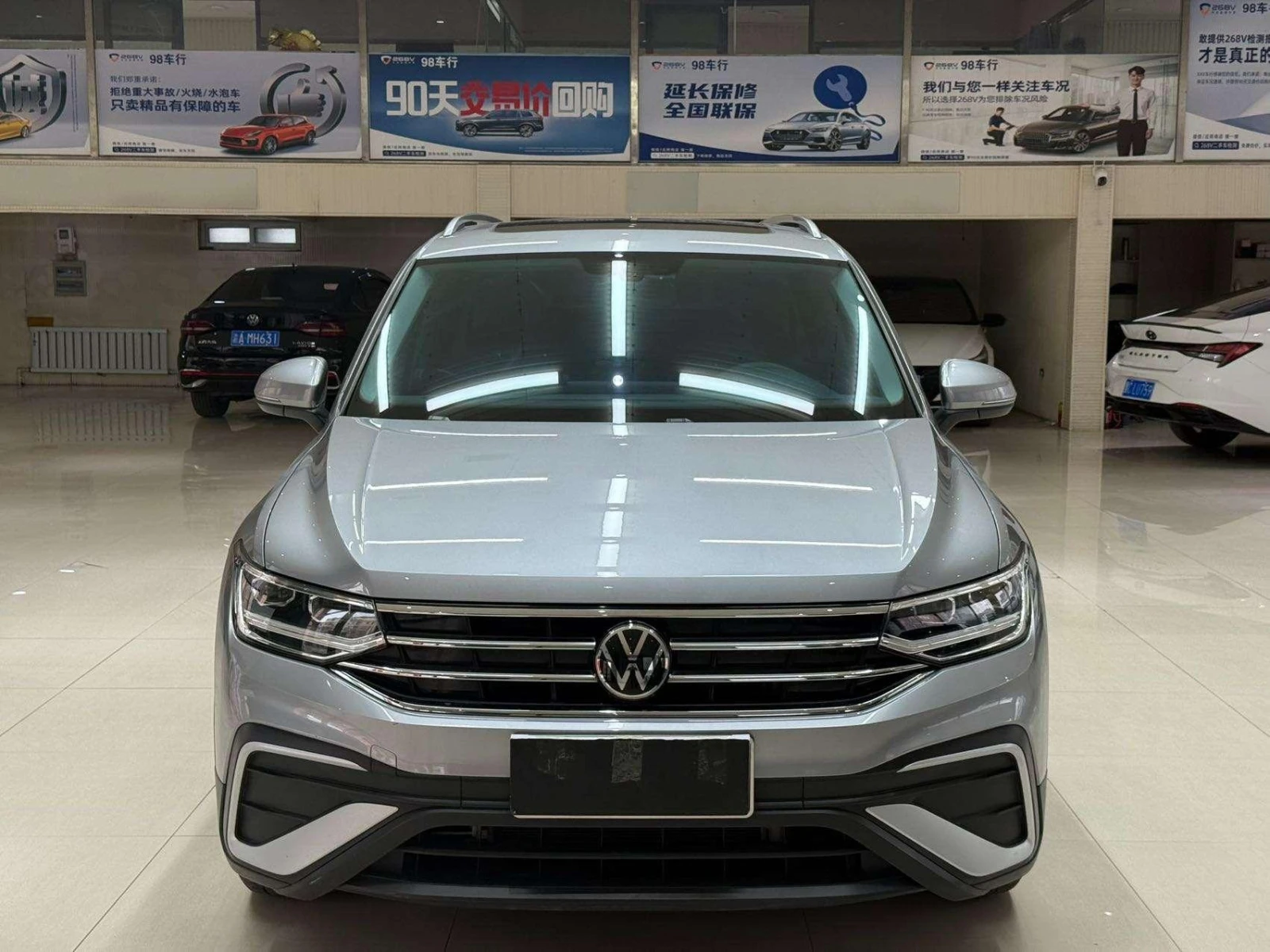 Volkswagen Tiguan, 2022г, передний привод, робот