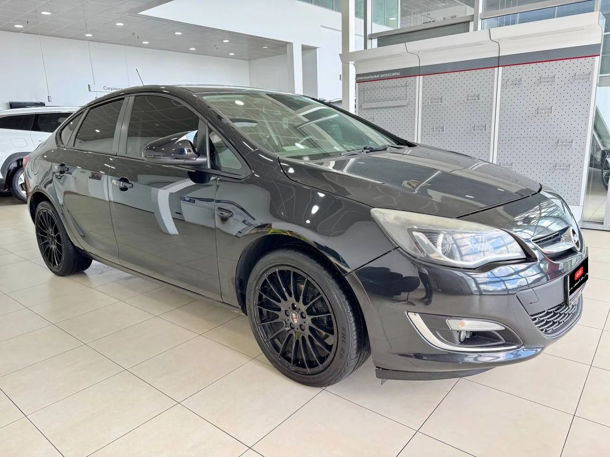 Opel Astra, 2012г, передний привод, механика