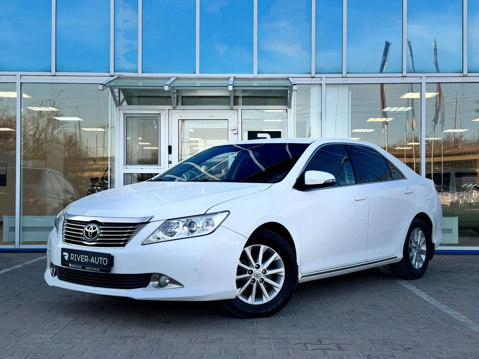 Toyota Camry, 2013г, передний привод, автомат