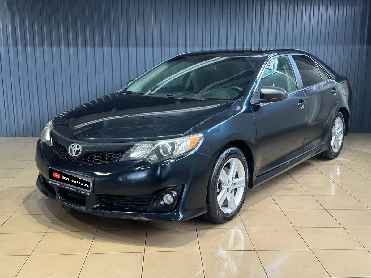 Toyota Camry, 2014г, передний привод, автомат
